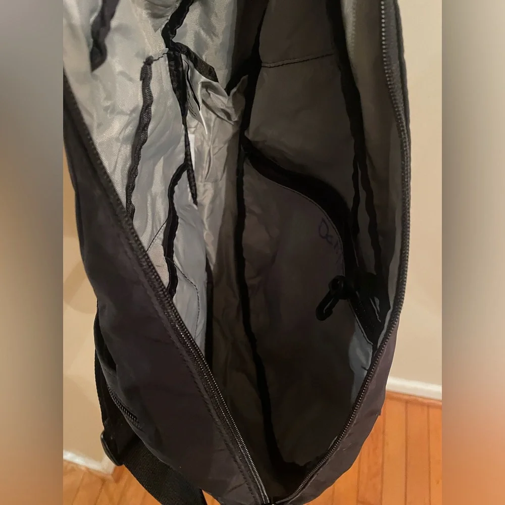 LL Bean Healthy Ameribag Sling Back Bag Black Adjustable Strap Medium